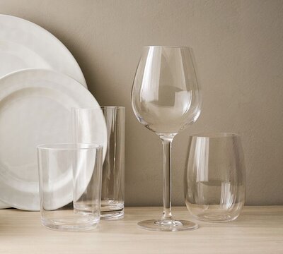 Outdoor clear melamine drinkware. 