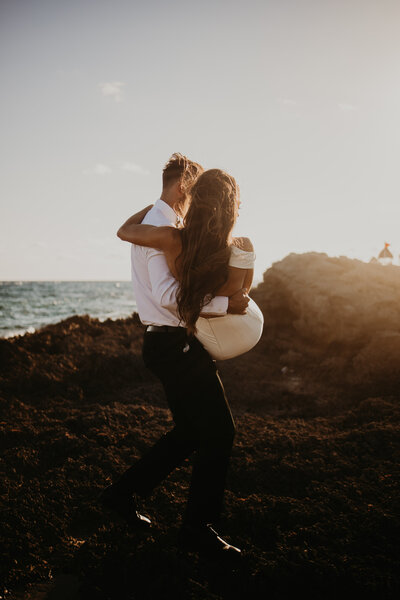 bride and groom walk on mexican beaches