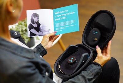 Neurofeedback therapy equipment used for brainwave training