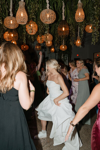 modern urban wedding in minneapolis minnesota J-61