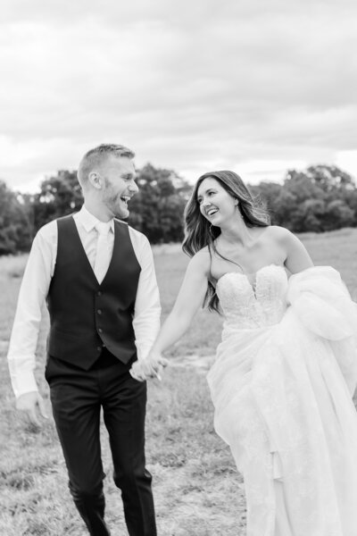 St. Louis Wedding photographer at The Venue at wildflower Ridge in Marthasville MO