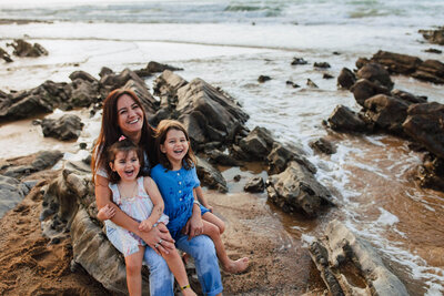 photographe famille pays basque landes biarritz - seance photo lifestyle plage famille - Charline Photography