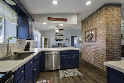 3 bedroom home in Valley View Texas on 5 acres - Living room