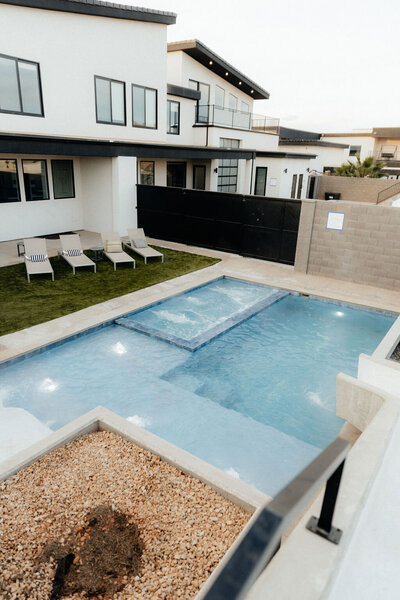 Beezah_FrankiesPlace_ALL-70
