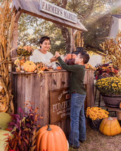Pumpkin Patch Stand Mini Session Photoshoot