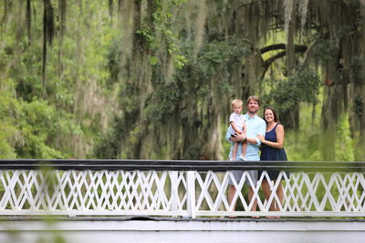 Light Shifter Studios photographs a family in Charleston, South Carolina. 