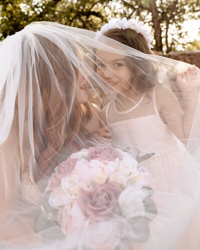bride and daughter