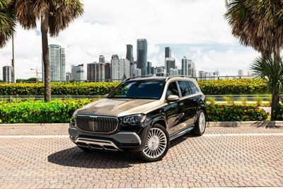 mercedes-maybach-gls-600-kalahari-gold-black-for-rent-in-miami-005