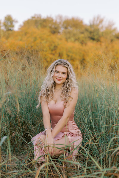 Malibu senior portrait photographer – planning guide with natural light fall portrait of high school senior girl