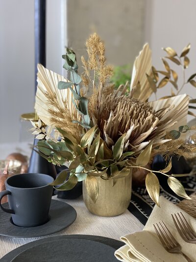Golden centerpiece