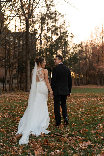 Gorgeous golden hour wedding photoshoot session in Indiana during the fall