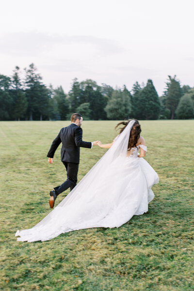 Blithewold Mansion Romantic and Timeless Summer Wedding