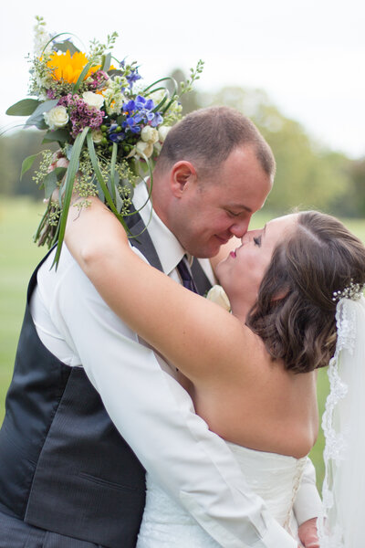 Liz fixes wedding dress