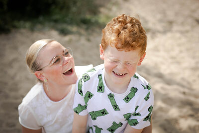 moeder en zoon dolle pret