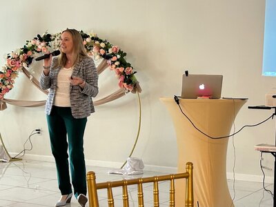 Speaker and Business Coach Shannon Russell speaking in New Jersey