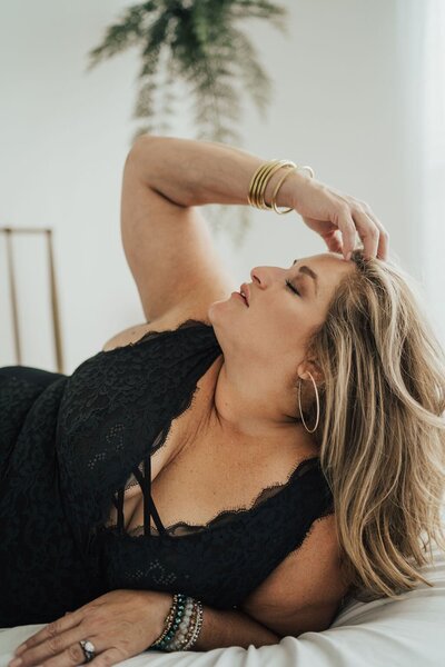 10 Great Photo Poses for Plus Size Women (VIDEO) | Shutterbug