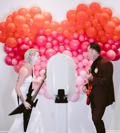 wedding ballon wall shaped as heart for wedding photo booth