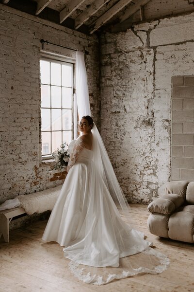 Miranda bride