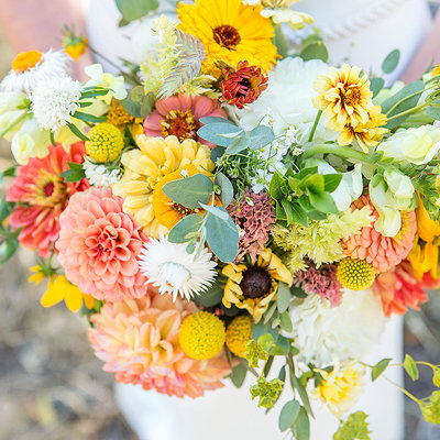 Floral arrangement photo