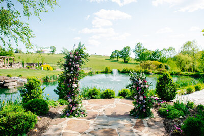 Glen-Ellen-Farm-Frederick-MD-wedding-florist-Sweet-Blossoms-ceremony-flowers1