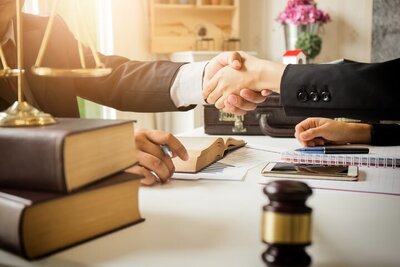 California Law Lawyer providing business advice and services