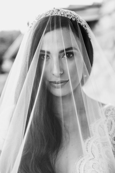 bridal portrait in black and white