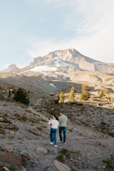 Britt&Brendan&Marley-MountHood-VenturetoElope-5_websize