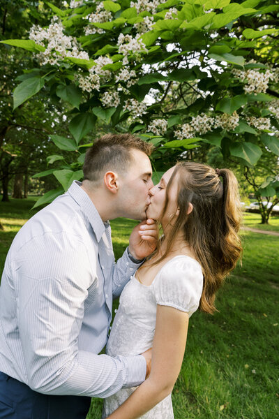 Bride and groom kissing at Joshua Tree