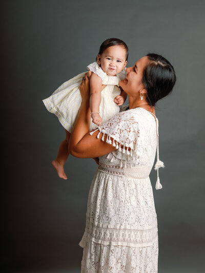 Maman et moi en studio robe rose et fond noir