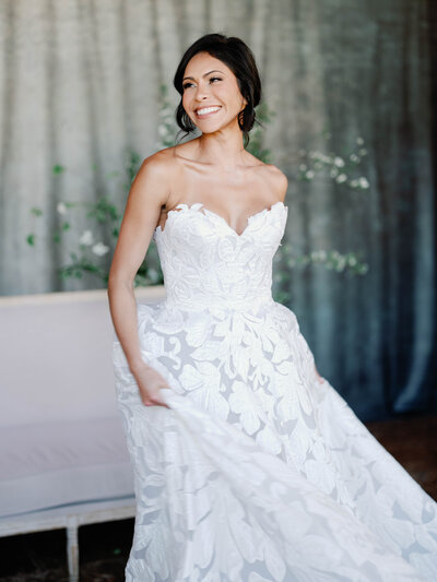 Bride in Oscar de la renta dress
