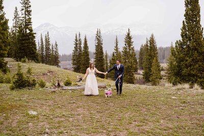 Couple reviews the Colorado elopement photography company Alpine Vows with nothing but positive words