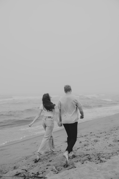 Minnesota wedding photographer capturing playful, true-to-life moments where your love takes the lead. Fun, relaxed, and timeless photography for real couples.