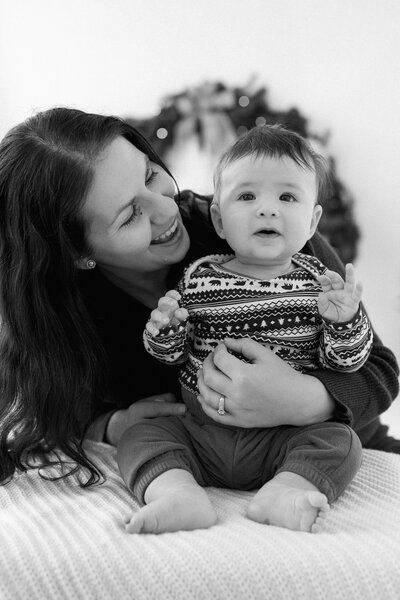 KatieCranePhotography-BabyLuke-Christmas2023-9997