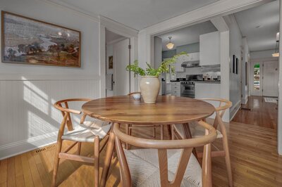 A dining room in a house for sale in Portland represents the staging services offered by Portland OR realtor Stephanie.