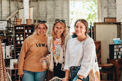 Eastern Iowa's Hippest Vintage and Handmade Market. Shop handmade artisan goods, score some amazing vintage, shop our on-trend mobile boutiques, eat from our delicious food trucks and listen to local live music.