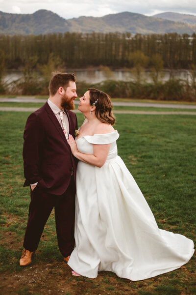 abbotsford, british columbia, mission, fraser valley, river, wedding, golden hour, outdoor