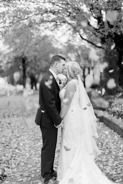 Bret and Brandie Evansville Owensboro Weddings Black and White Gallery19