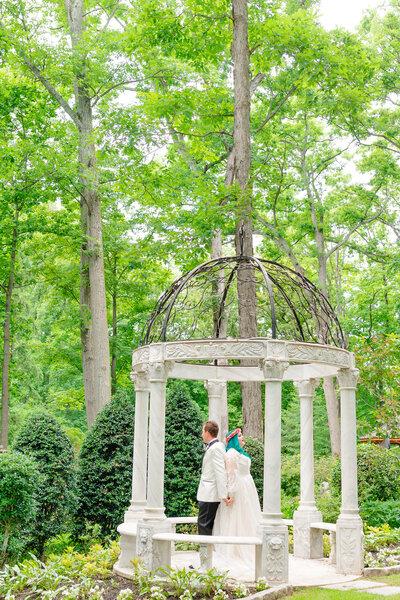 Unique and romantic summer wedding at Gramercy Mansion in Baltimore Maryland