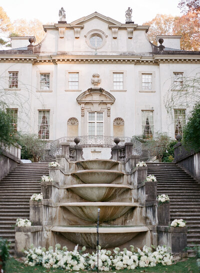 Swan House wedding with ghost chairs