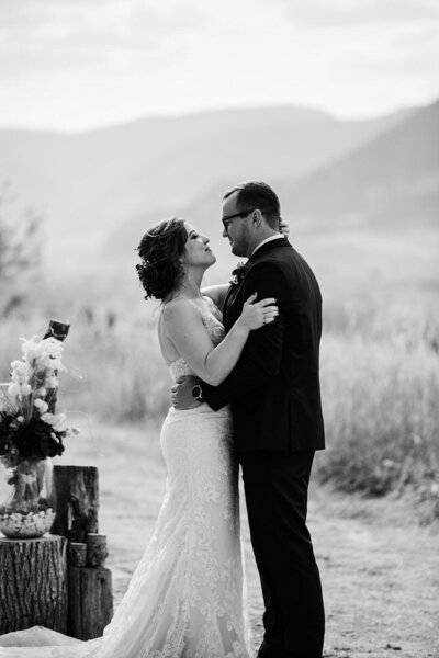 intimate wedding ceremony in montana