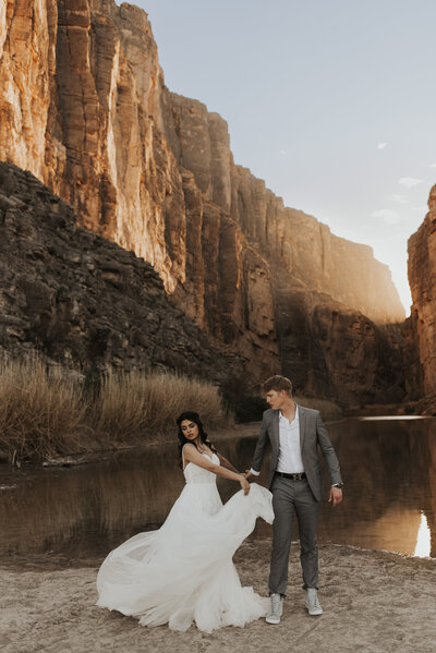 big-bend-national-park-elopement-texas-editorial-by-bruna-kitchen-photography-1