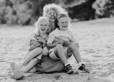 Gezin familie fotoshoot in Veldhoven, Noord-Brabant door Danielle Jentjens Fotografie