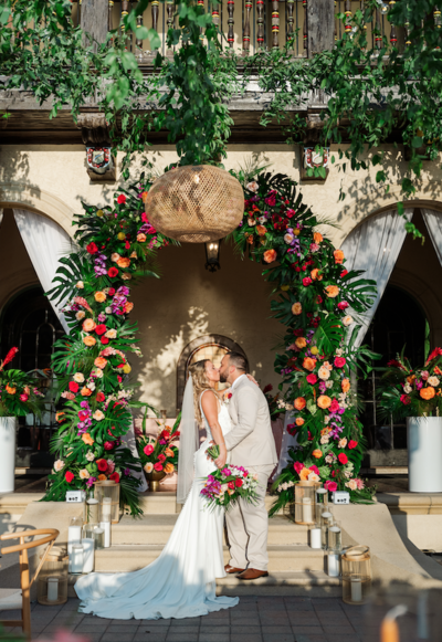 alt="Bride and Groom Wedding Tampa"