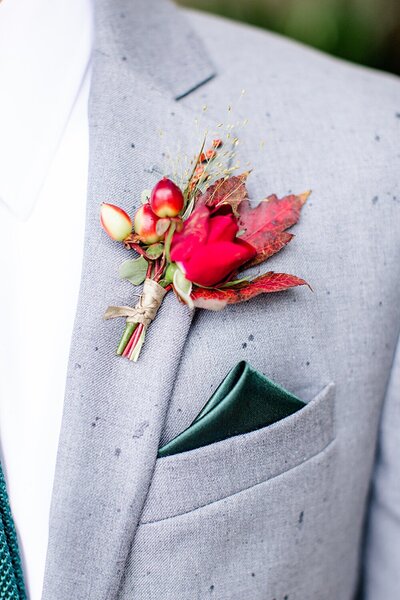 fall-boutonniere-leaf-red-rose