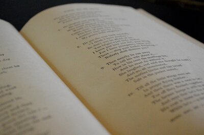 what makes a poem, poetry lessons