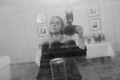 wedding-photographer-laurianevega-mirror-reflection