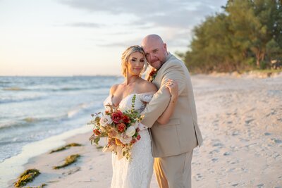 Couple elopes at Abercrombie Park in St. Petersburg, FL