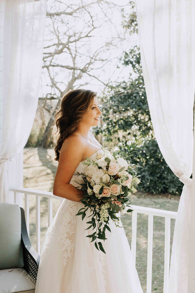 Jacqueline_Waters_Photography_Waverly_Estate_Bridal_Portrait_Session_Wedding_Photography_Farmville_Virginia(21)