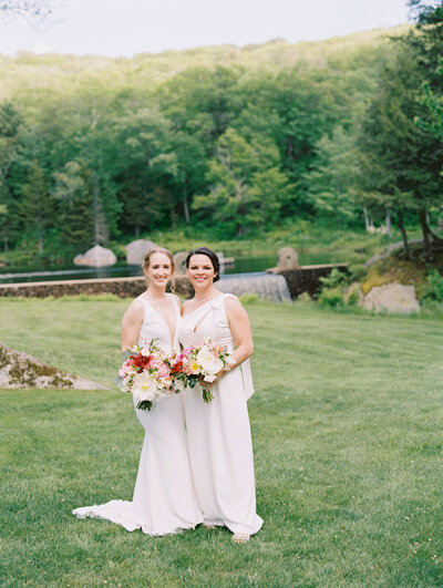 Summer wedding at Lakefalls Lodge, New Hampshire