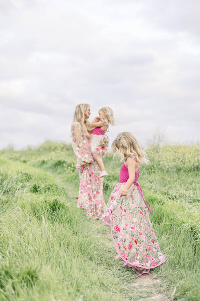 Maternity Photographer serving McKinney Tx and North DFW area.